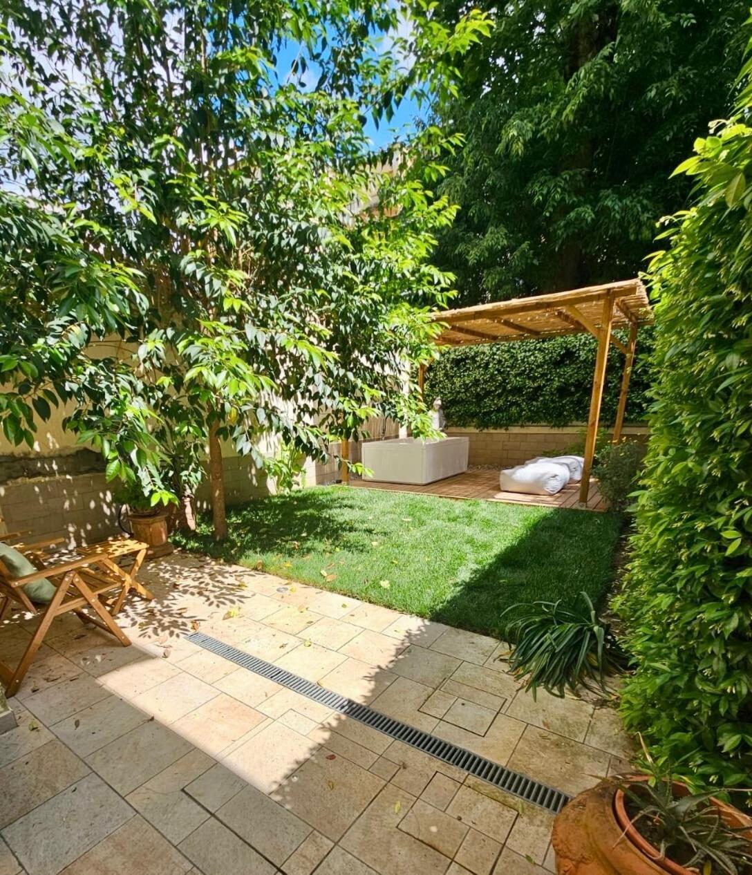 Apartamento Florart Boutique Apartment, Giardino E Vasca Idro