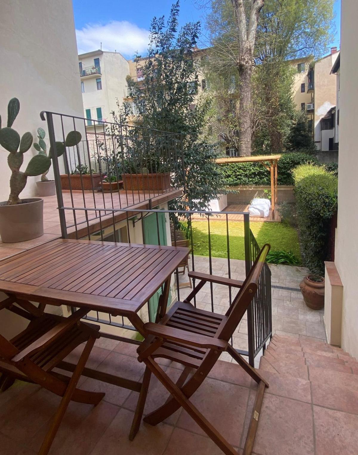 Florart Boutique Apartment, Giardino E Vasca Idro
